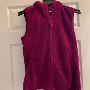 Large size slim hoodie vest.